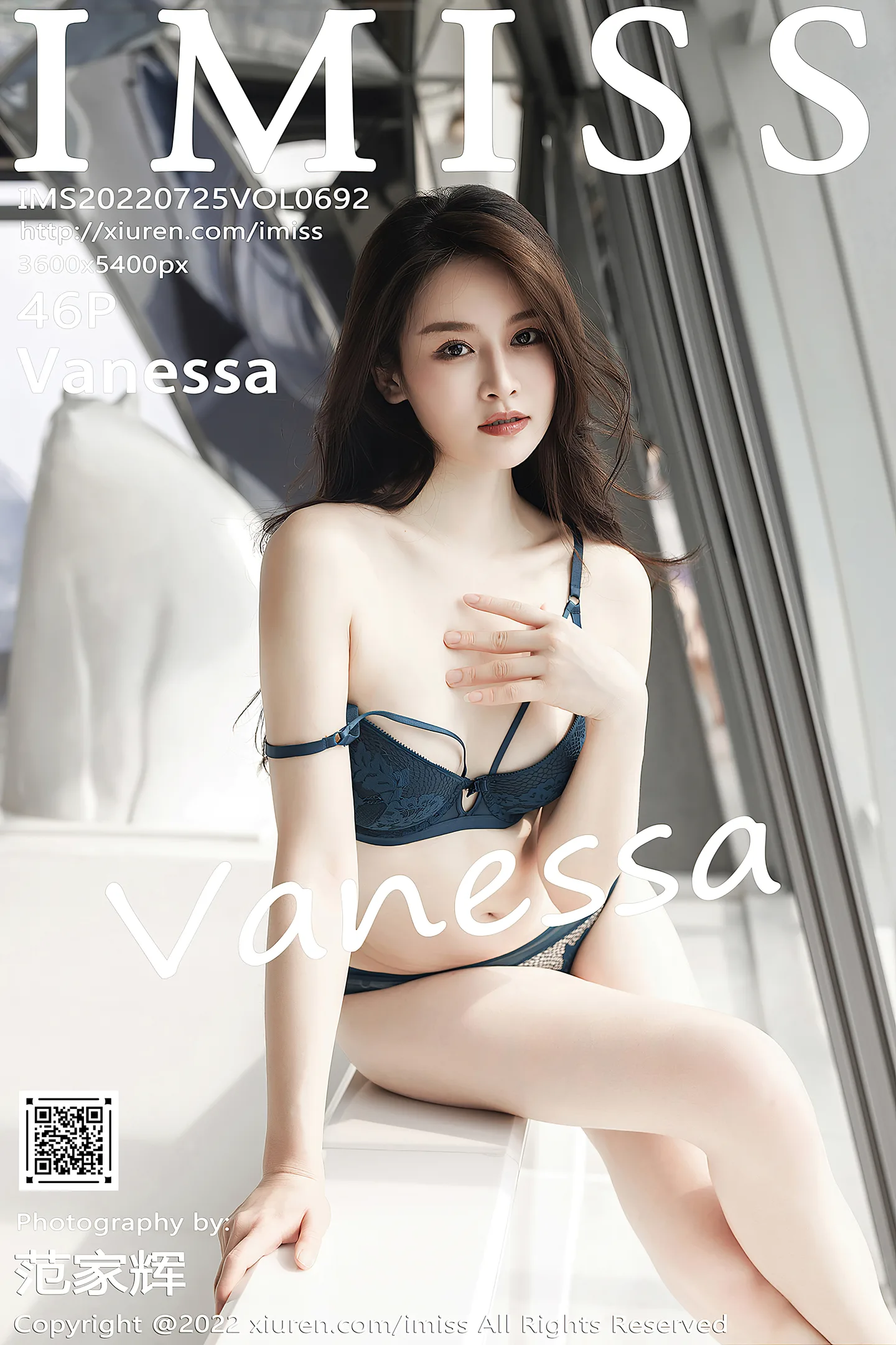 [IMISS爱蜜社]Vol.692_气质美女Vanessa私房脱收身连衣裙露性感蕾丝内衣完美诱惑写真46P-秀人网 - XiuRen.Pro